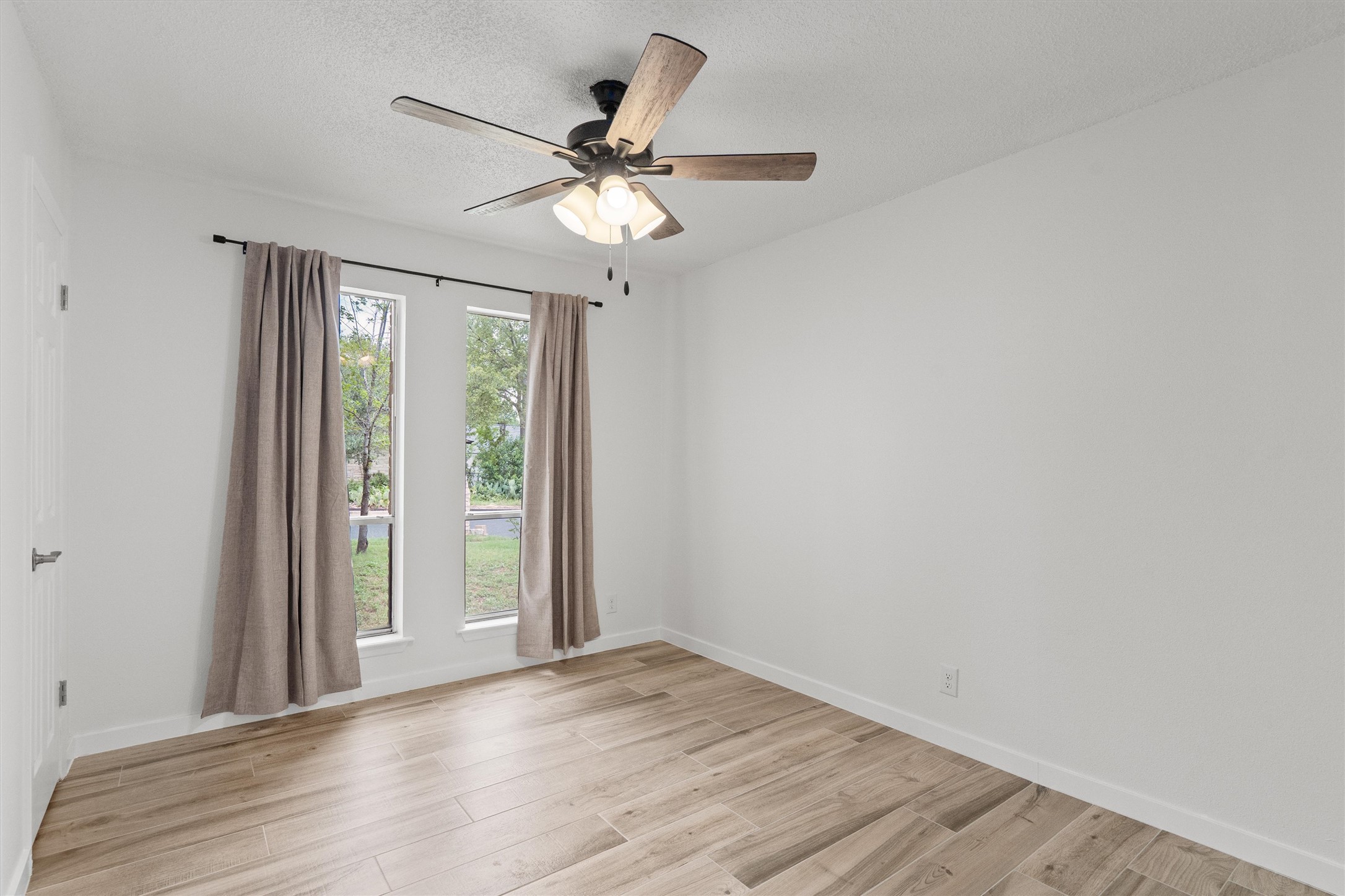 703 Huntingdon Place Austin, TX 78745 - Photo 17 of 28