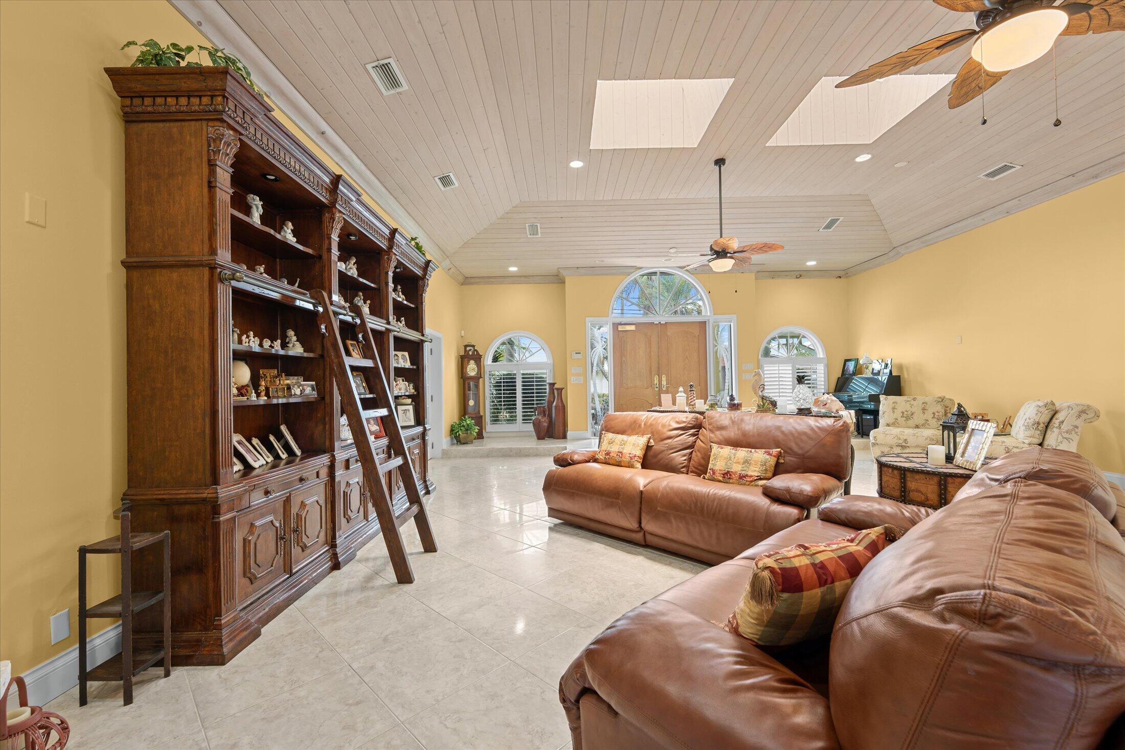 2141 Northeast 29th Street Lighthouse Point, FL 33064 - Photo 12 of 53 10