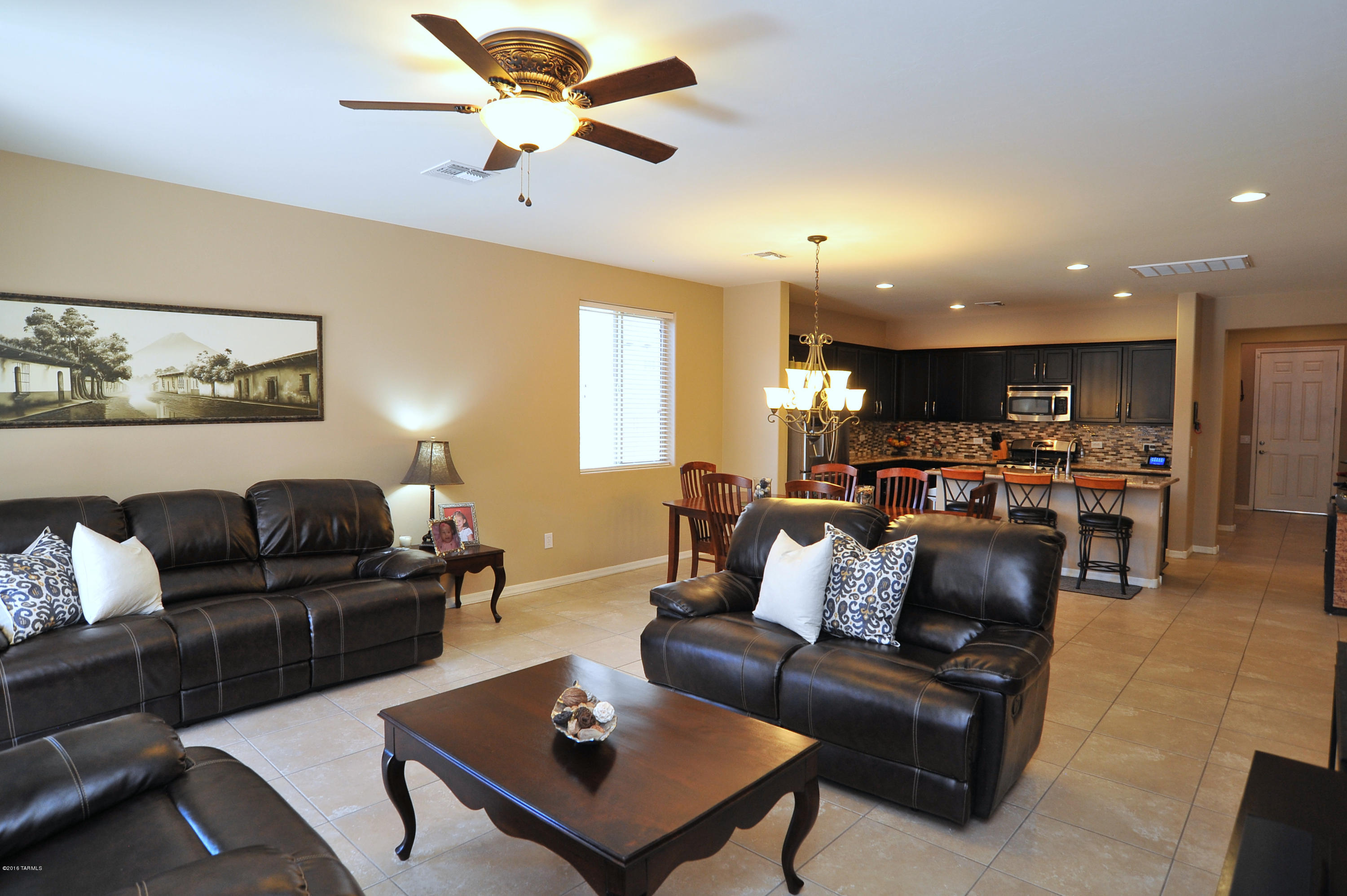 250 East Sycamore View Road Vail, AZ 85641 - Photo 5 of 42 Gallery Image 5