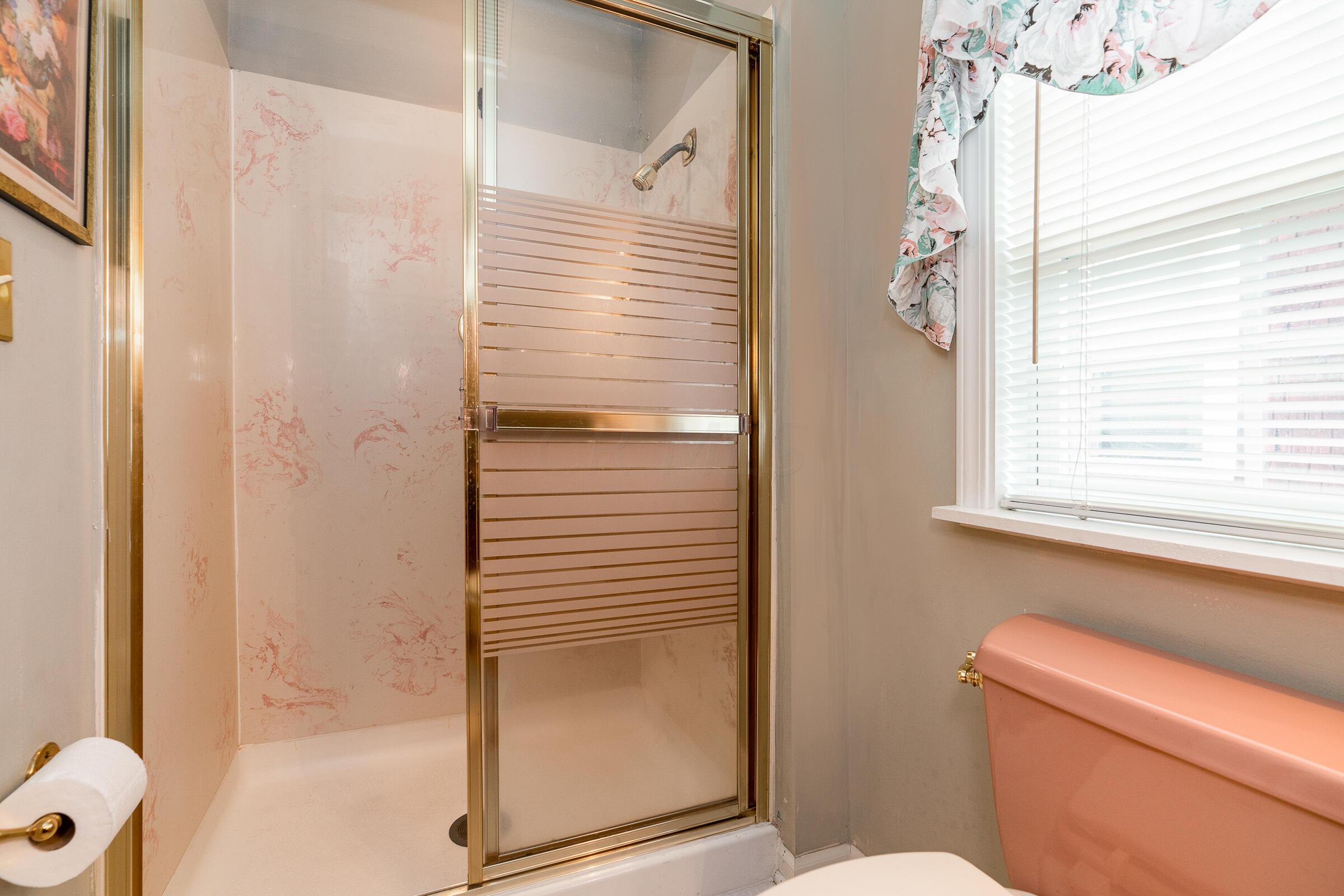 136 Brighton Road Columbus, OH 43202 - Photo 23 of 36 Full bathroom #3