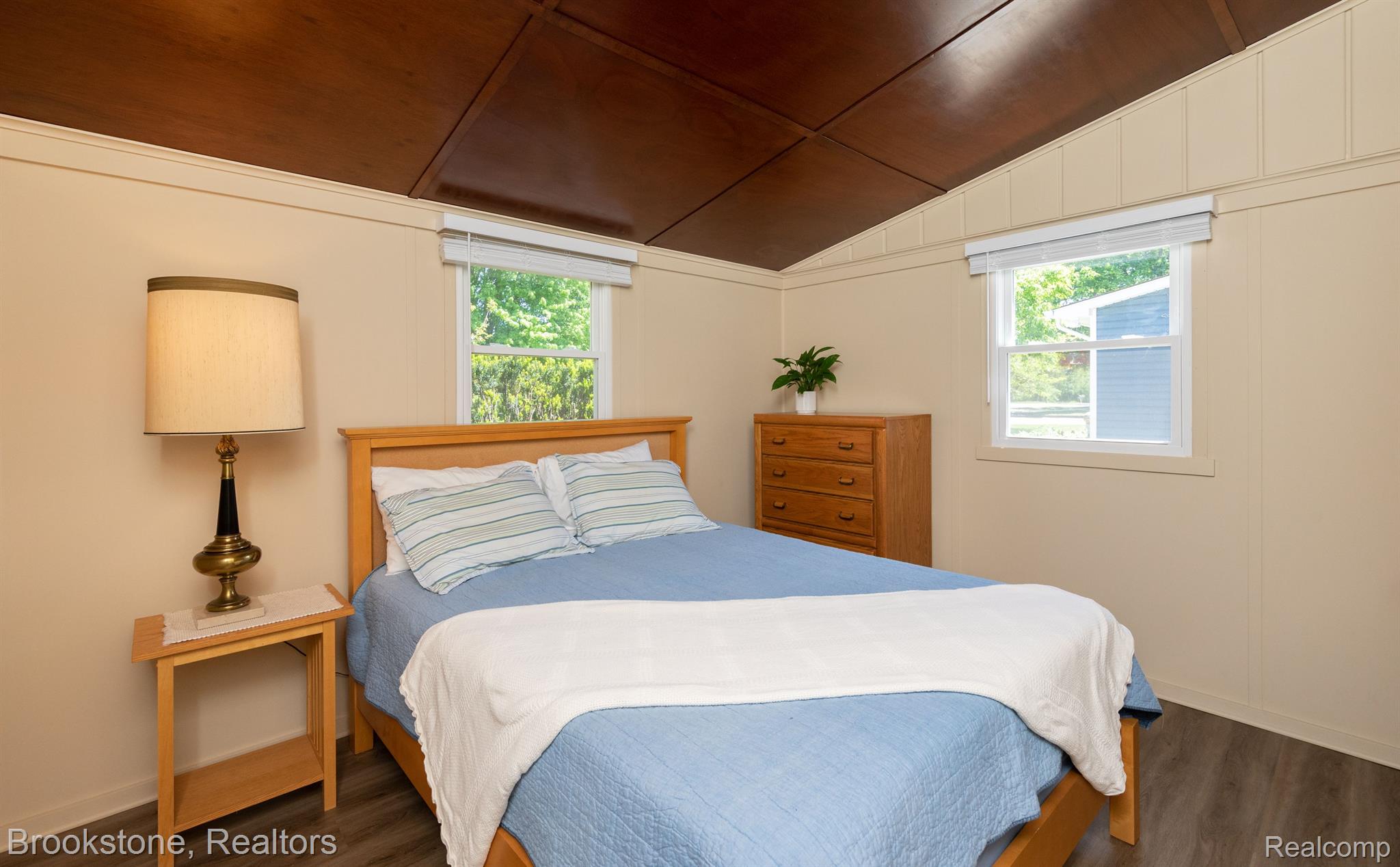 798 Pine Tree Road Lake Orion, MI 48362 - Photo 19 of 23 Primary bedroom