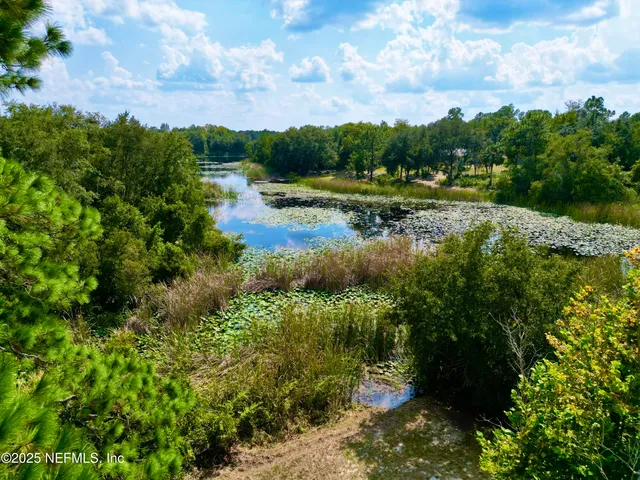 $320,000 | 137 West Oak Cir Drive, Interlachen, FL 32148
