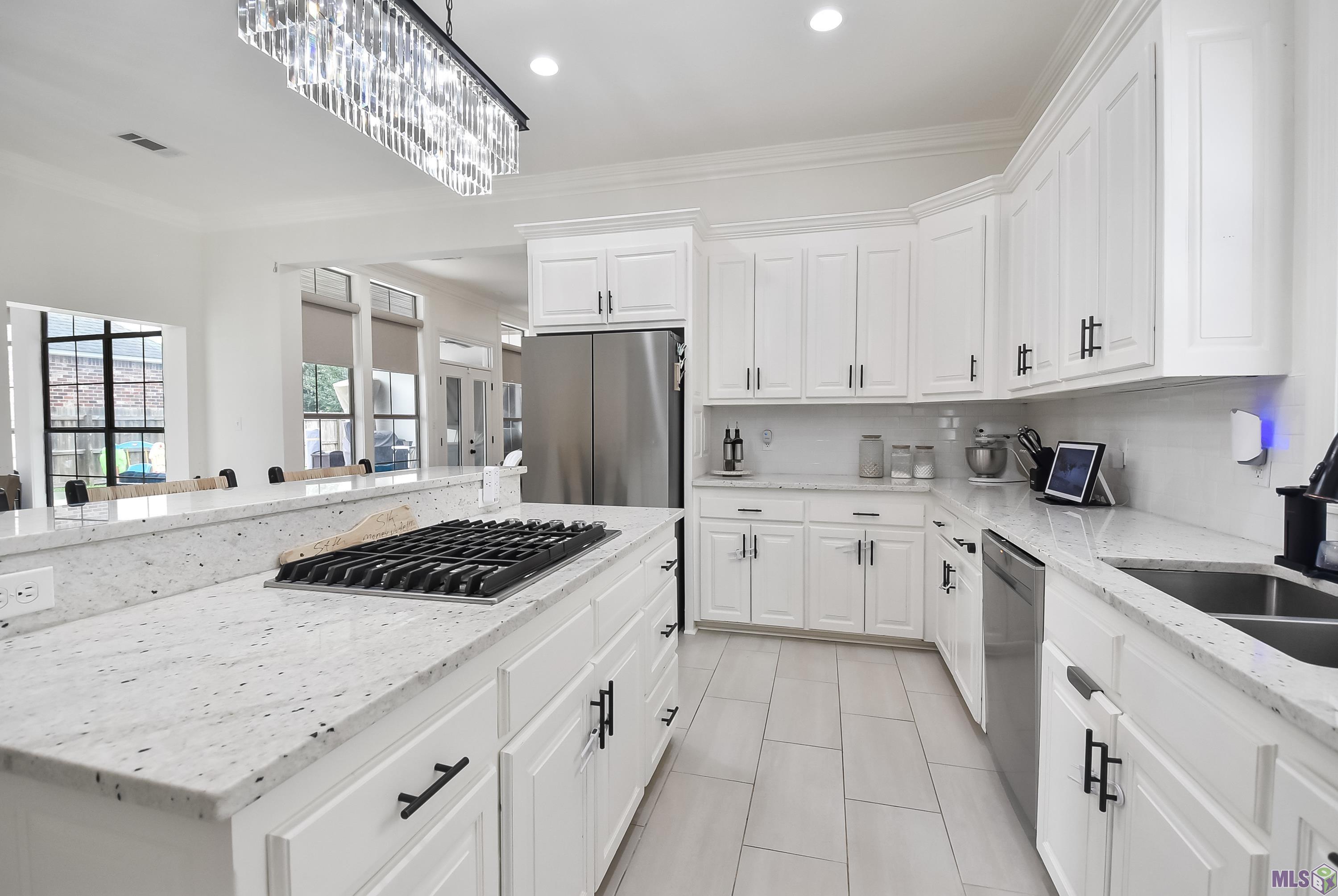 8925 Foxgate Drive Baton Rouge, LA 70809 - Photo 6 of 25