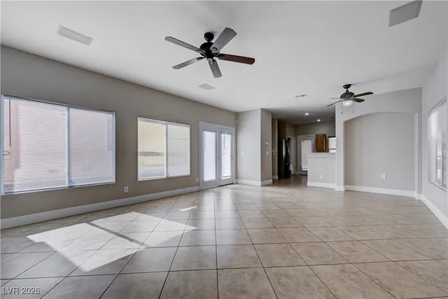 $2,000 | 9004 Snowtrack Avenue, Las Vegas, NV 89149