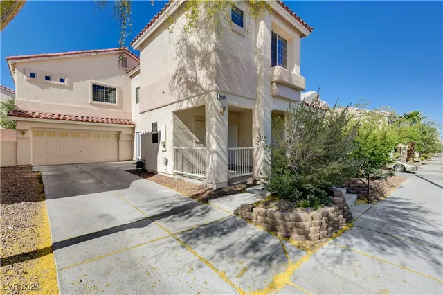 $2,000 | 9004 Snowtrack Avenue, Las Vegas, NV 89149