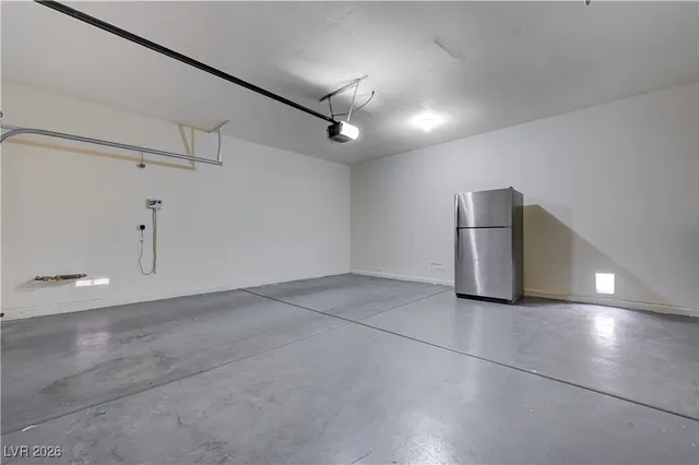 $2,000 | 9004 Snowtrack Avenue, Las Vegas, NV 89149