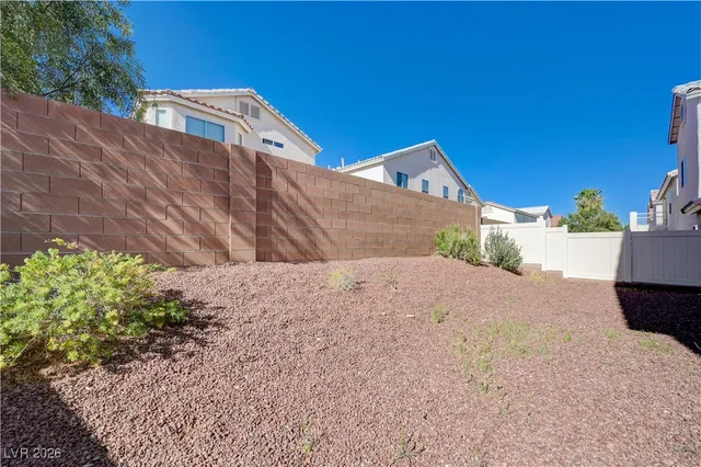 $2,000 | 9004 Snowtrack Avenue, Las Vegas, NV 89149