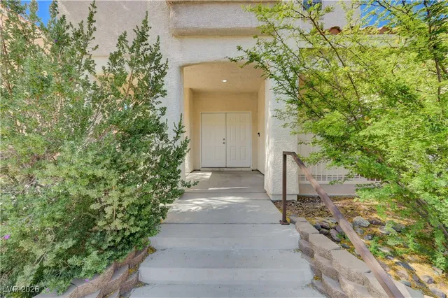 $2,000 | 9004 Snowtrack Avenue, Las Vegas, NV 89149