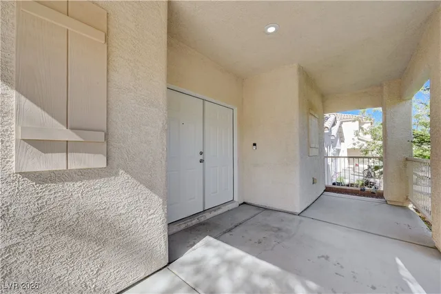 $2,000 | 9004 Snowtrack Avenue, Las Vegas, NV 89149