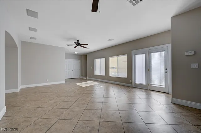 $2,000 | 9004 Snowtrack Avenue, Las Vegas, NV 89149