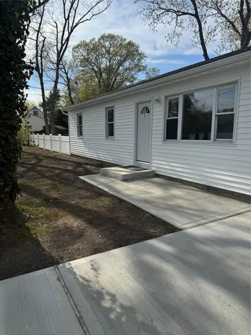 $525,000 | 1 Pine Road, Middle Island, NY 11953