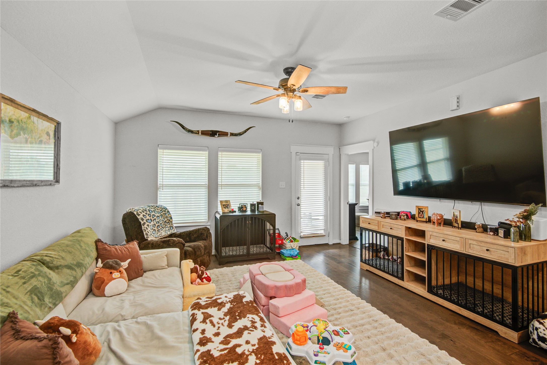219 Lisa Marie Drive Angleton, TX 77515 - Photo 9 of 26