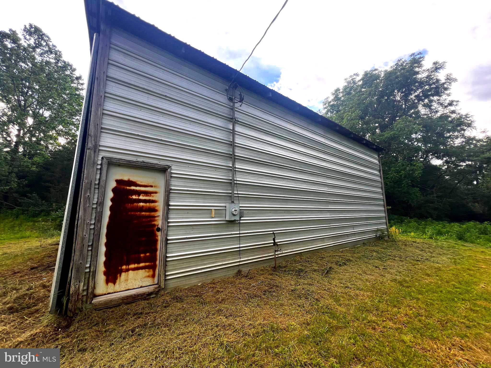 12125 State Road 259 Mathias, WV 26812 - Photo 31 of 40 32' x 40' building entrance door