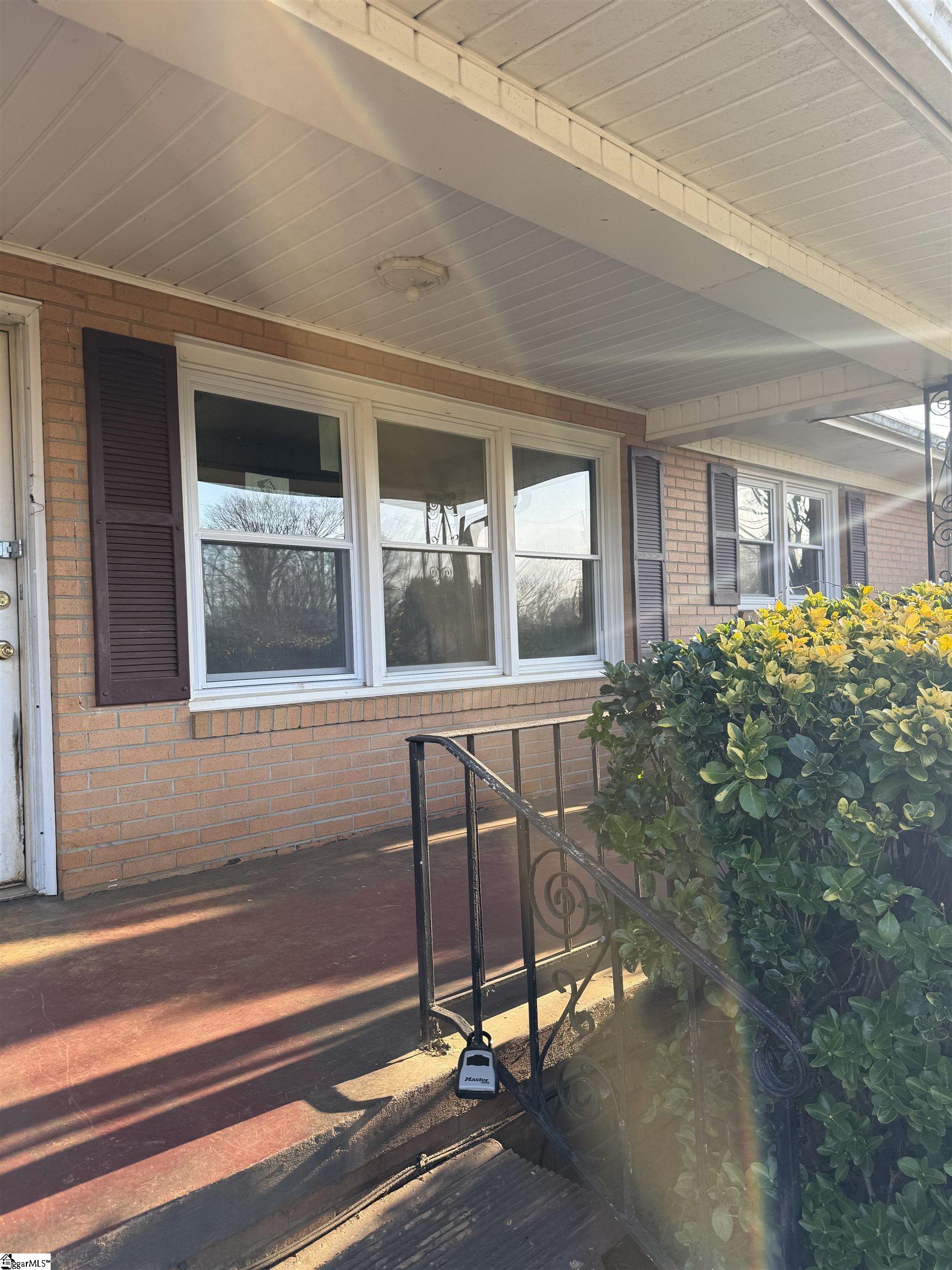 122 Buddy Avenue Greer, SC 29651 - Photo 2 of 16