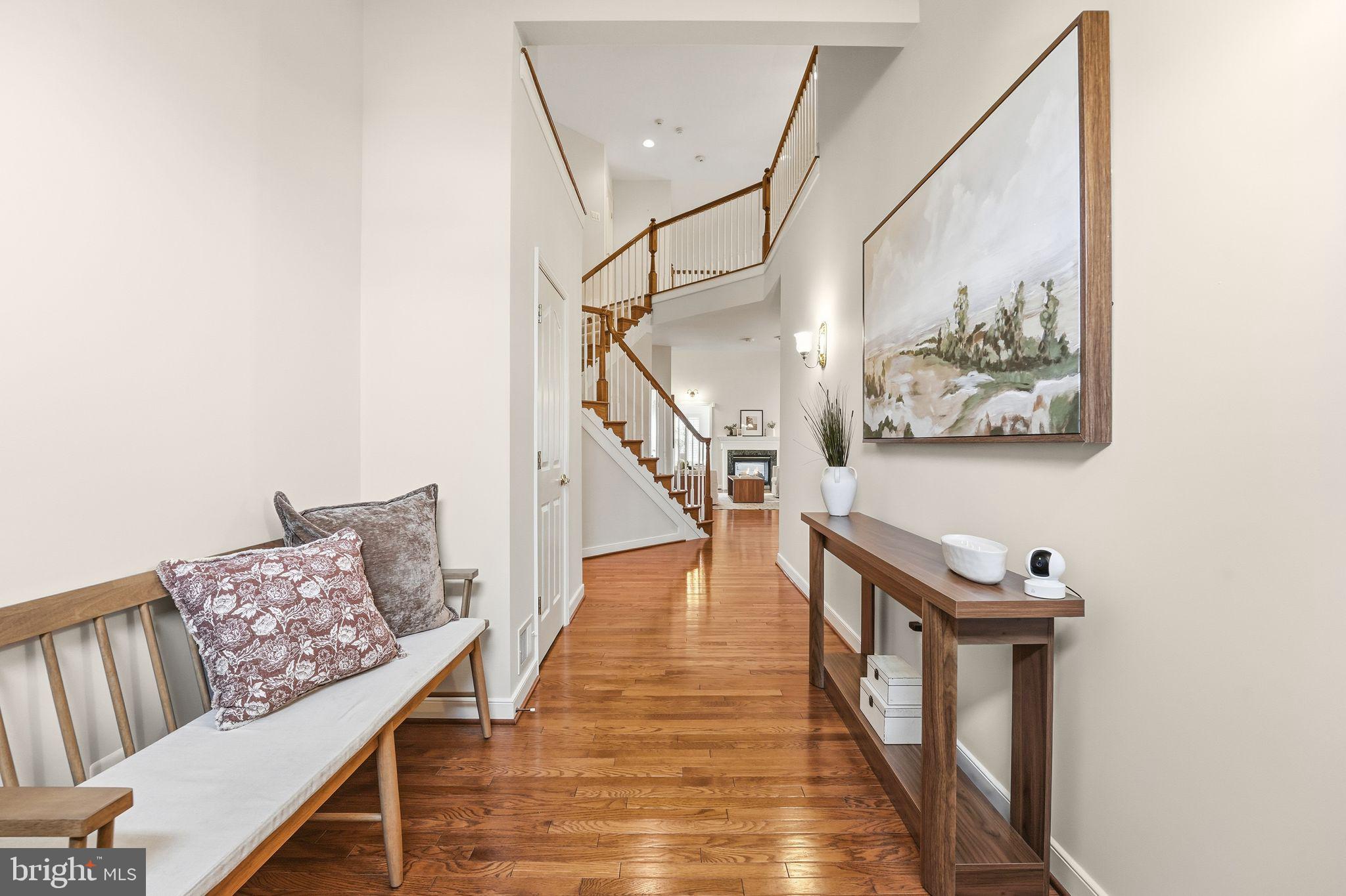 13141 Triple Crown Loop Gainesville, VA 20155 - Photo 9 of 68 Foyer