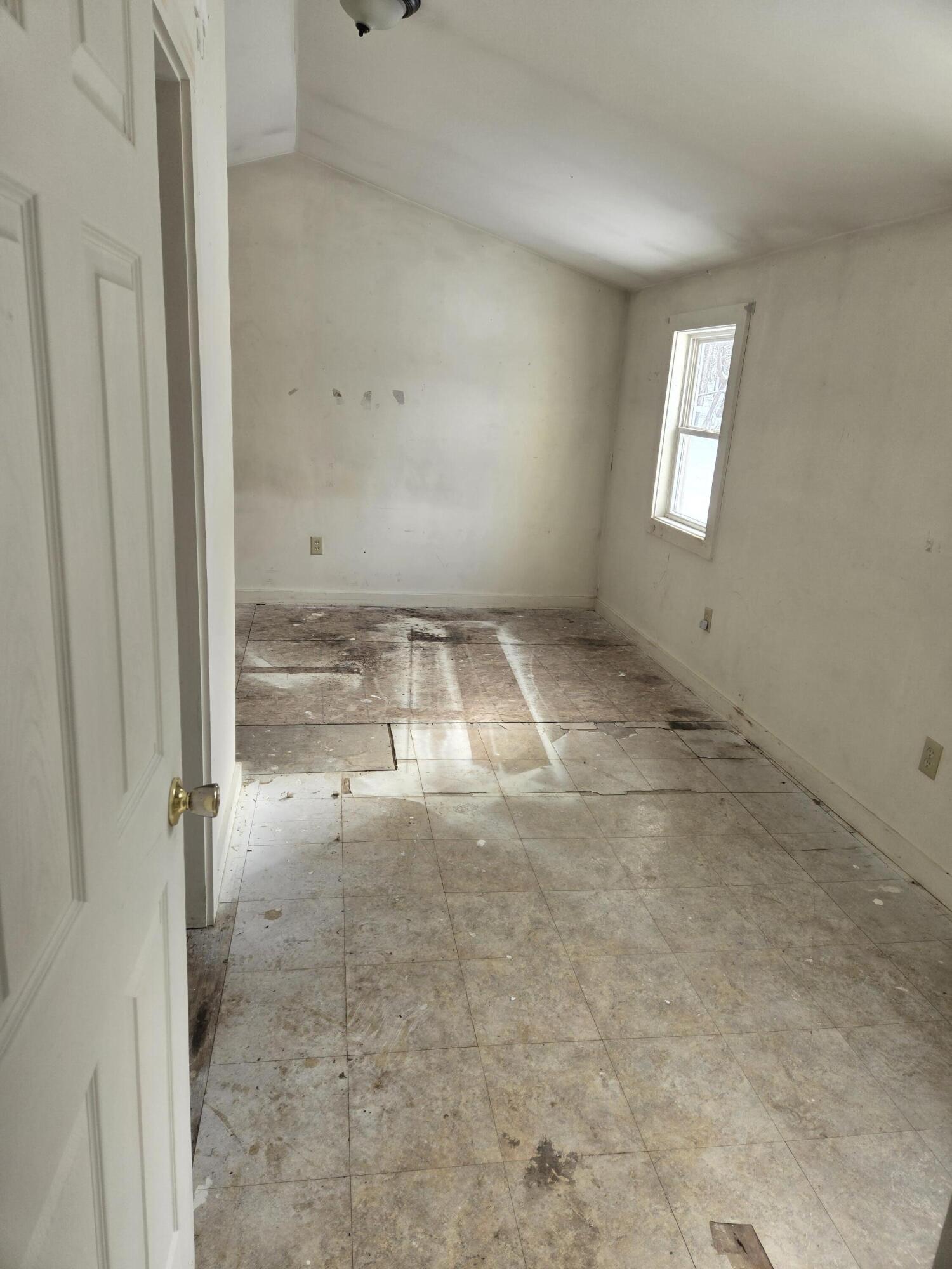 111 Prospect Street Dexter, ME 04930 - Photo 13 of 16