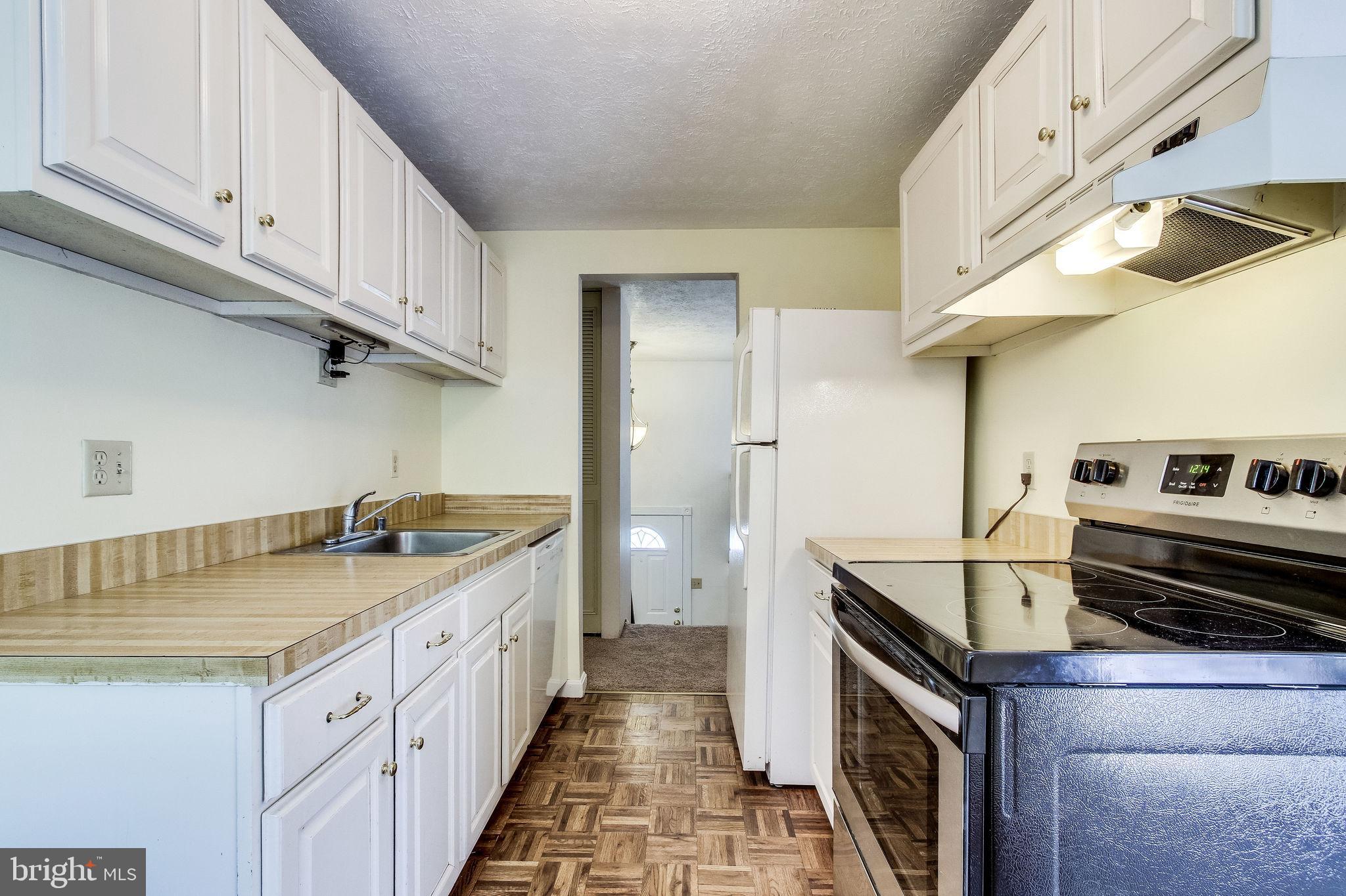 6126 Mantle Road Burke, VA 22015 - Photo 6 of 42 Gallery Image 6