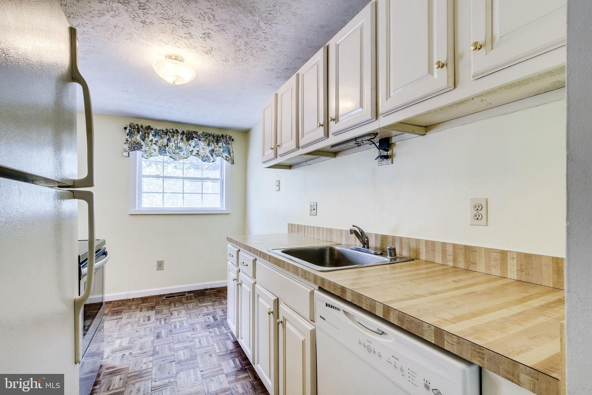 6126 Mantle Road Burke, VA 22015 - Photo 7 of 42 Gallery Image 7