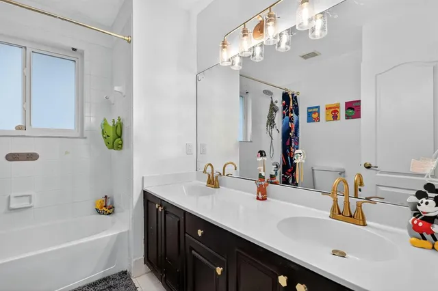 $800,000 | 18676 Southwest 16th Street, Pembroke Pines, FL 33029