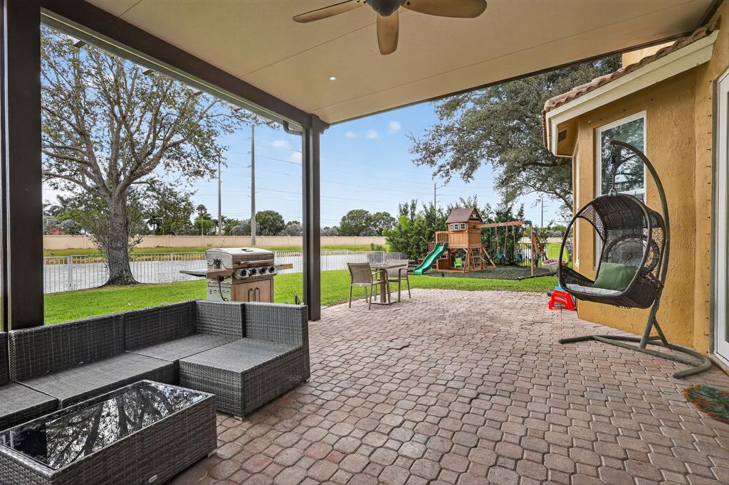 18676 Southwest 16th Street Pembroke Pines, FL 33029 - Photo 46 of 61