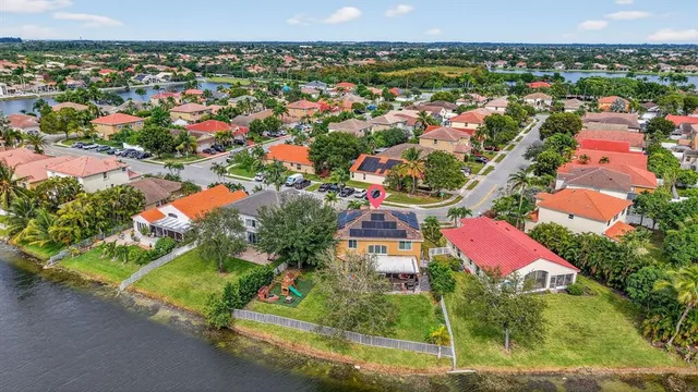 $800,000 | 18676 Southwest 16th Street, Pembroke Pines, FL 33029