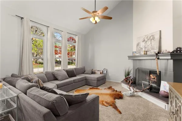 $425,000 | 213 Northeast Dreamweaver Avenue, Lee's Summit, MO 64086