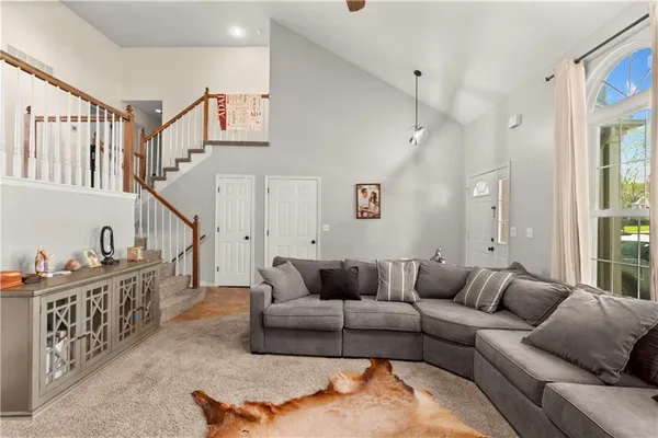 $425,000 | 213 Northeast Dreamweaver Avenue, Lee's Summit, MO 64086
