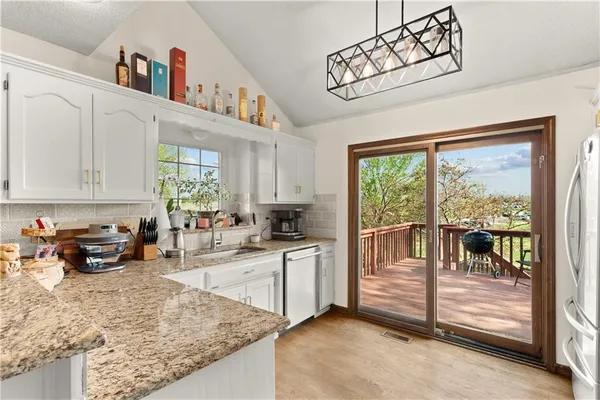 $425,000 | 213 Northeast Dreamweaver Avenue, Lee's Summit, MO 64086