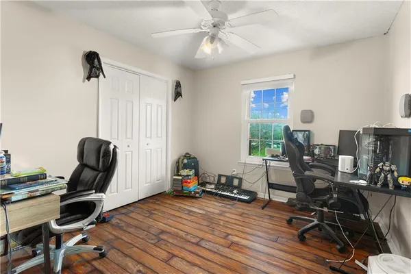 $425,000 | 213 Northeast Dreamweaver Avenue, Lee's Summit, MO 64086