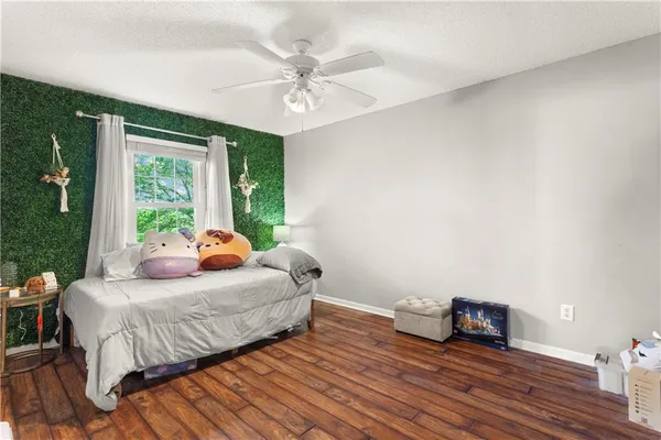 $425,000 | 213 Northeast Dreamweaver Avenue, Lee's Summit, MO 64086