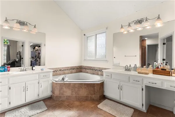 $425,000 | 213 Northeast Dreamweaver Avenue, Lee's Summit, MO 64086