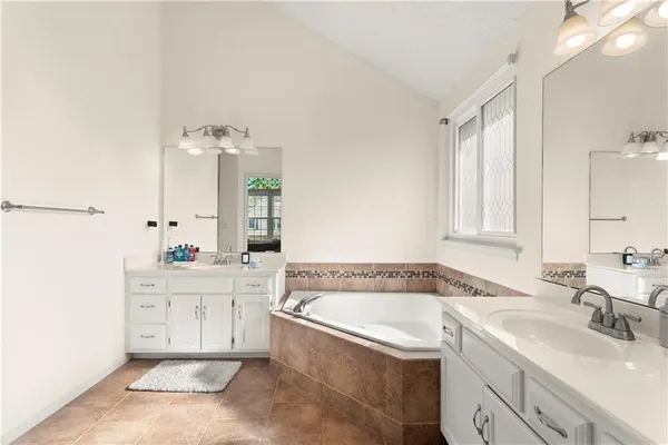 $425,000 | 213 Northeast Dreamweaver Avenue, Lee's Summit, MO 64086