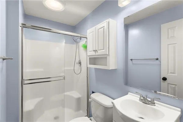 $425,000 | 213 Northeast Dreamweaver Avenue, Lee's Summit, MO 64086