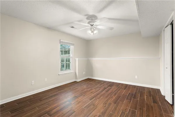 $425,000 | 213 Northeast Dreamweaver Avenue, Lee's Summit, MO 64086