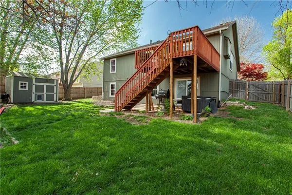 $425,000 | 213 Northeast Dreamweaver Avenue, Lee's Summit, MO 64086