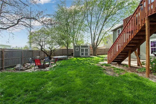 $425,000 | 213 Northeast Dreamweaver Avenue, Lee's Summit, MO 64086