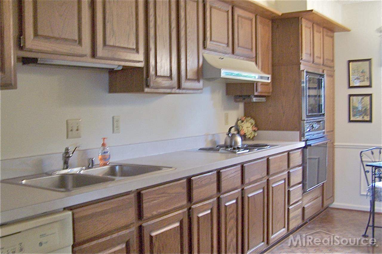 1715 River Road, Unit 36 St. Clair, MI 48079 - Photo 8 of 21 31184499-7.JPG