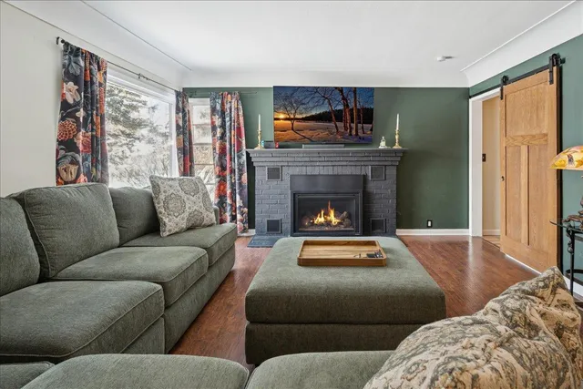 $325,000 | 921 Holmes Street South, Shakopee, MN 55379