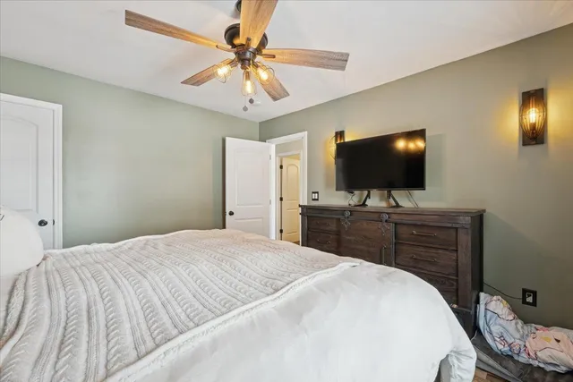 $325,000 | 921 Holmes Street South, Shakopee, MN 55379