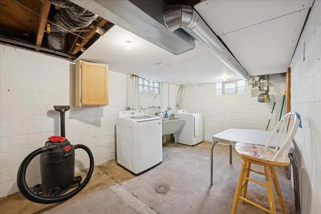 $325,000 | 921 Holmes Street South, Shakopee, MN 55379