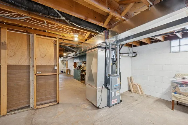 $325,000 | 921 Holmes Street South, Shakopee, MN 55379