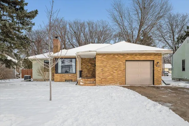 $325,000 | 921 Holmes Street South, Shakopee, MN 55379