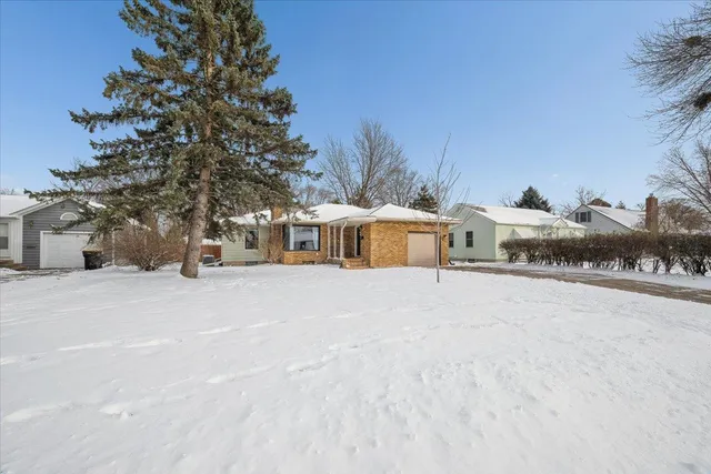 $325,000 | 921 Holmes Street South, Shakopee, MN 55379