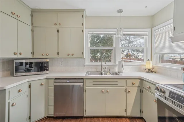 $325,000 | 921 Holmes Street South, Shakopee, MN 55379