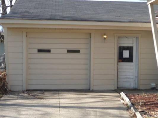 2295 Rochester Court Troy, MI 48083 - Photo 4 of 10 4.jpg