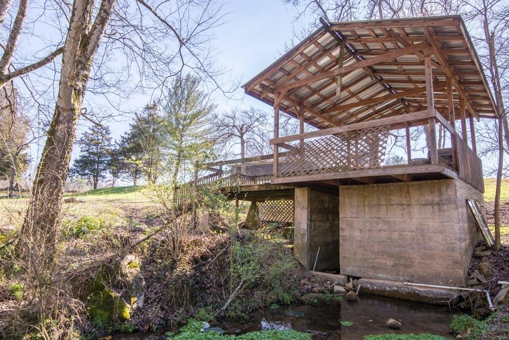 820 Chilhowee View Road Maryville, TN 37803 - Photo 14 of 40 14 (1024x683)