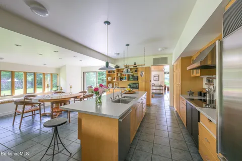 $4,500,000 | 729 Hewins Street, Sheffield, MA 01257
