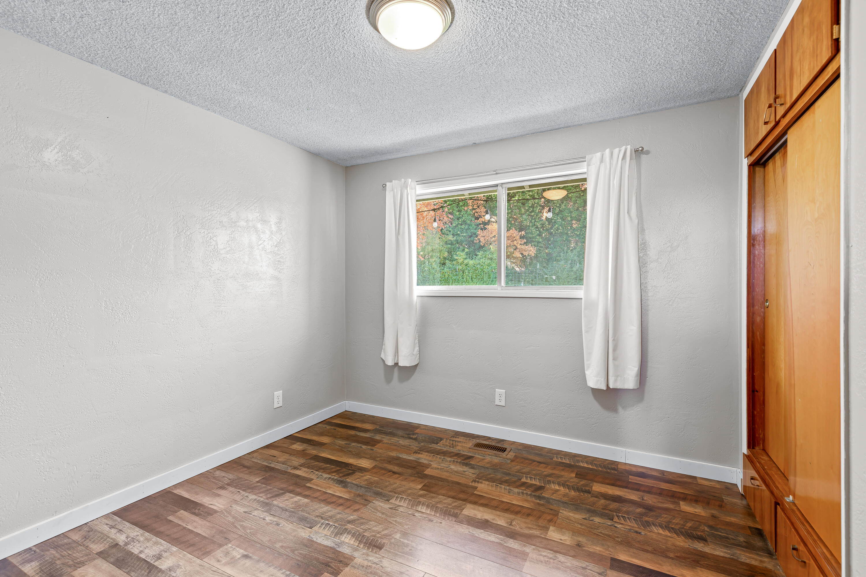3010 Sylvia Road Central Point, OR 97502 - Photo 23 of 65 22
