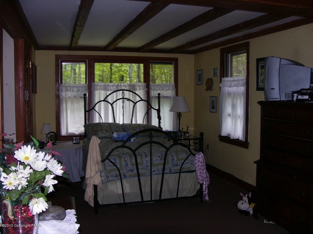 Lake Road Canadensis, PA 18325 - Photo 10 of 10 a view of entryway with a flower pot