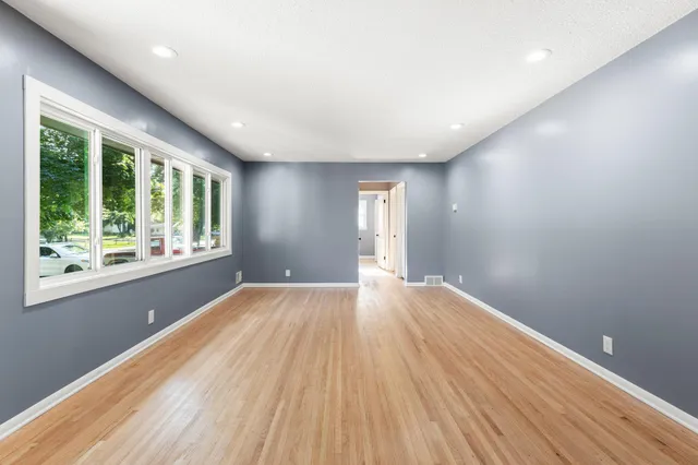 $342,900 | 6602 36th Avenue North, Crystal, MN 55427